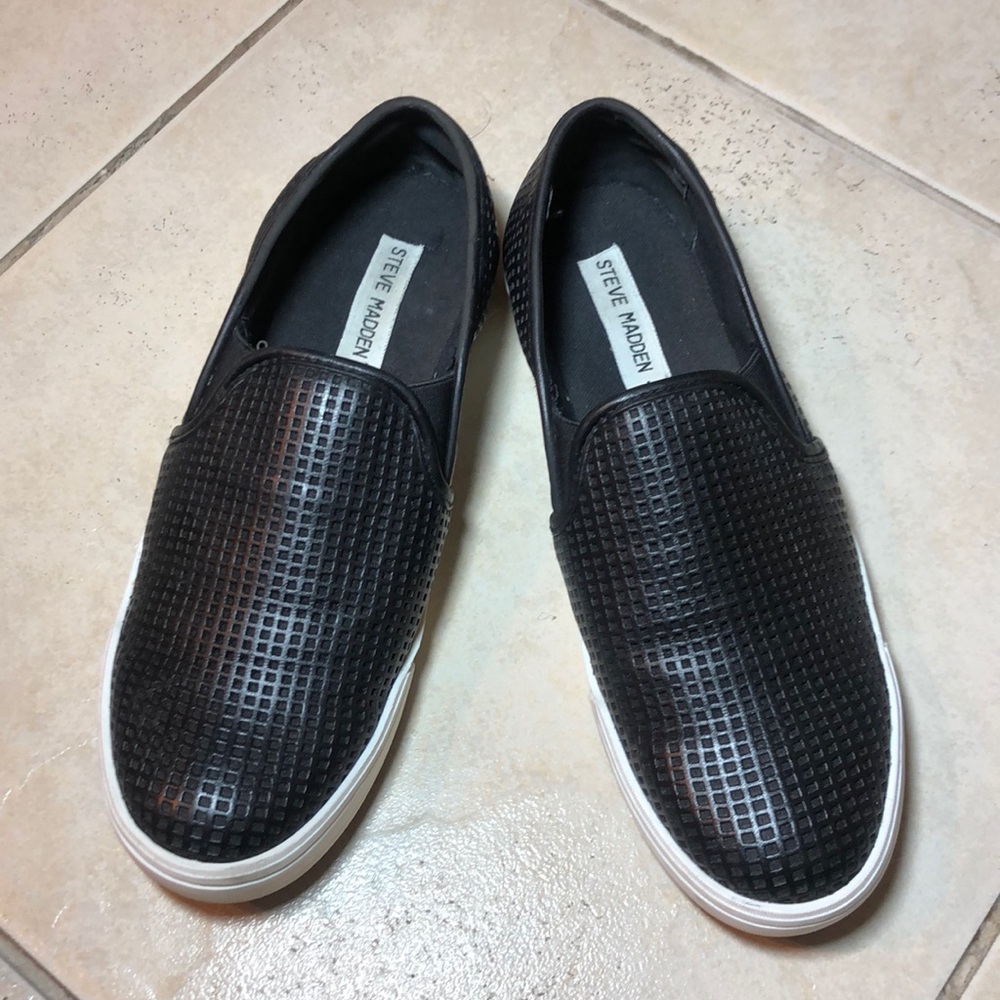 Steve Madden Slip on sneakers